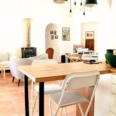 Casa Parmentile Feriehus